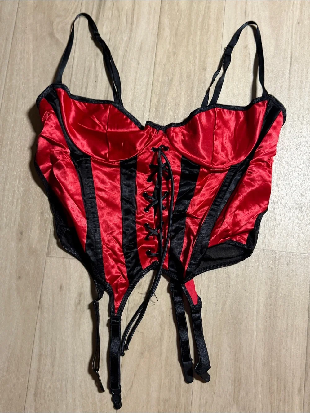 Vintage Y2K Frederick’s of Hollywood Red Black Satin Bustier & Panty Set NWT